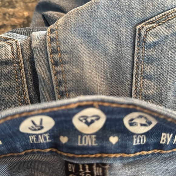 Rewash high rise slim straight Blue Distressed Jeans NWT 11/30 - Picture 12 of 15